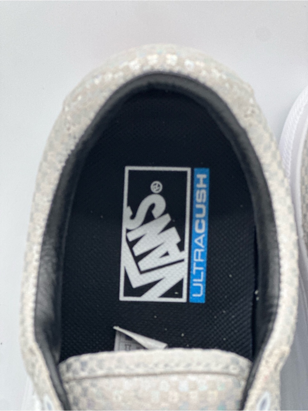 Vans Men’s Low-Top Sneakers in Light Silver and White - Picture 4 of 10